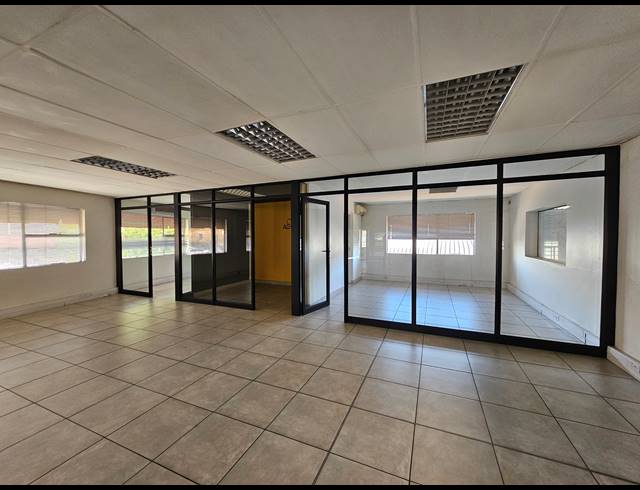 837M² WAREHOUSE FOR SALE IN TUNNEY